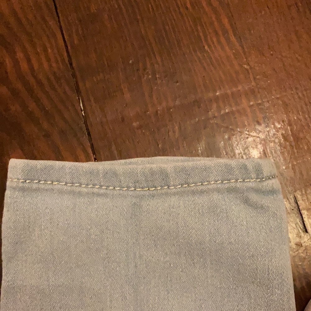 Light Wash High Rise Jeans - Picture 5 of 6